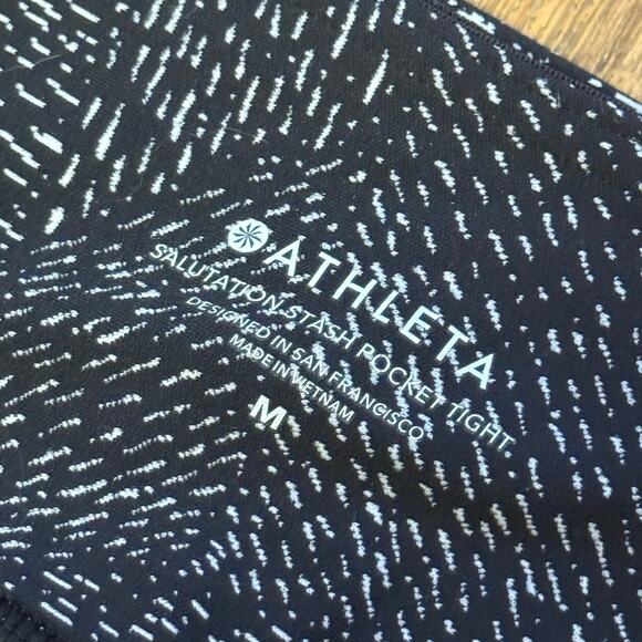 Athleta Salutation Stash Pocket Rainwater Tight Black and White Size Medium - Picture 13 of 13